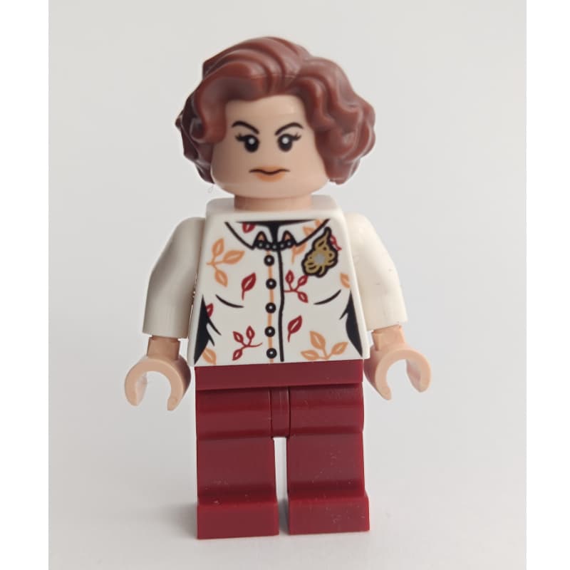 Petunia Dursley, White Shirt