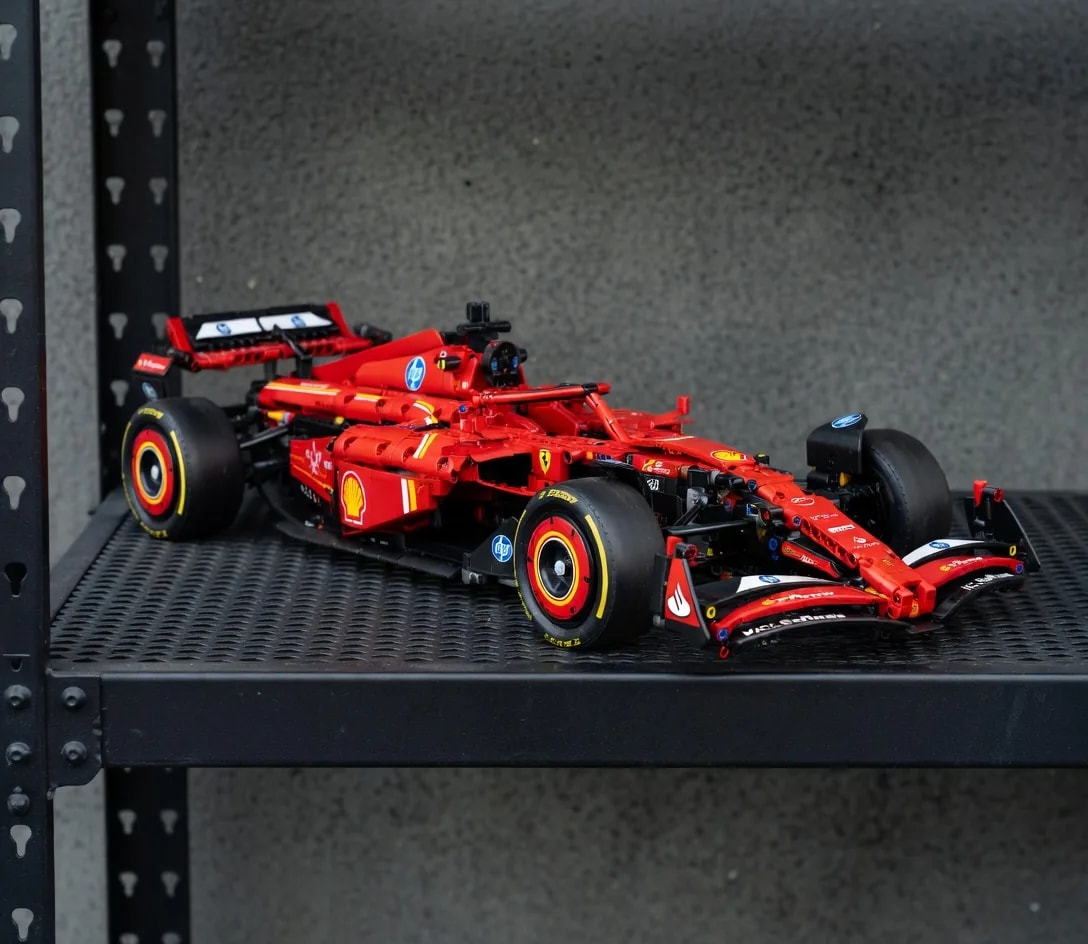 LEGO Carro Ferrari Sf-24 F1, set 42207